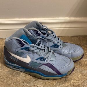 Nike High-Top Sneakers in Light Blue and Dark Purple